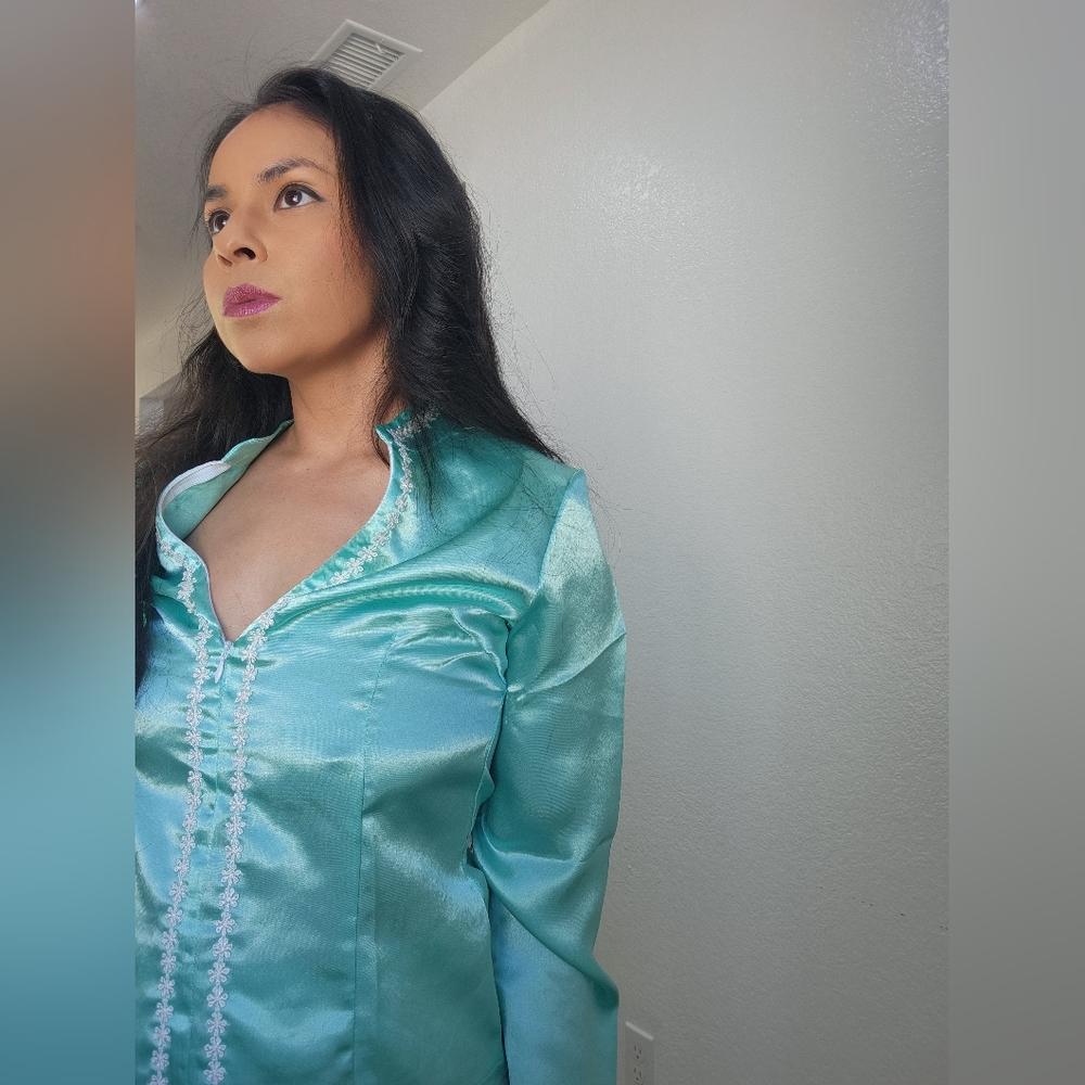 Blouse - Picture 8 of 9